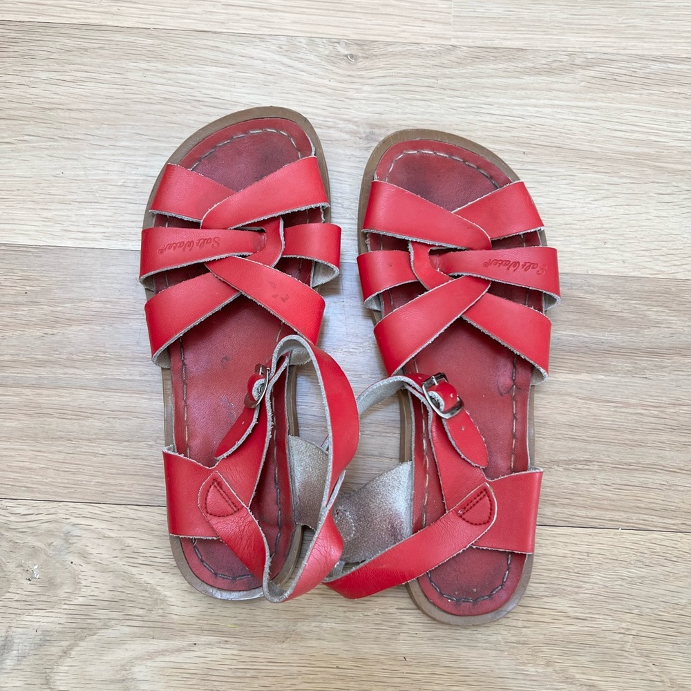 Saltwater red women’s sandals size 6